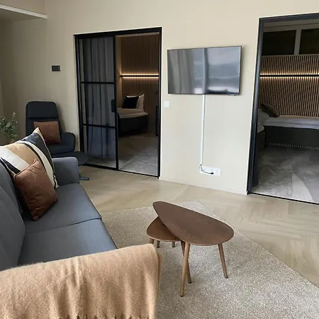 And Spacious For 5 With Sauna Lägenhet