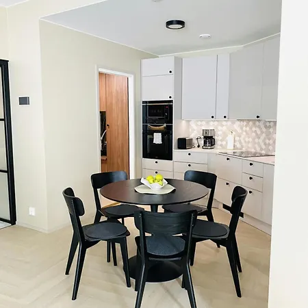 And Spacious For 5 With Sauna Lägenhet